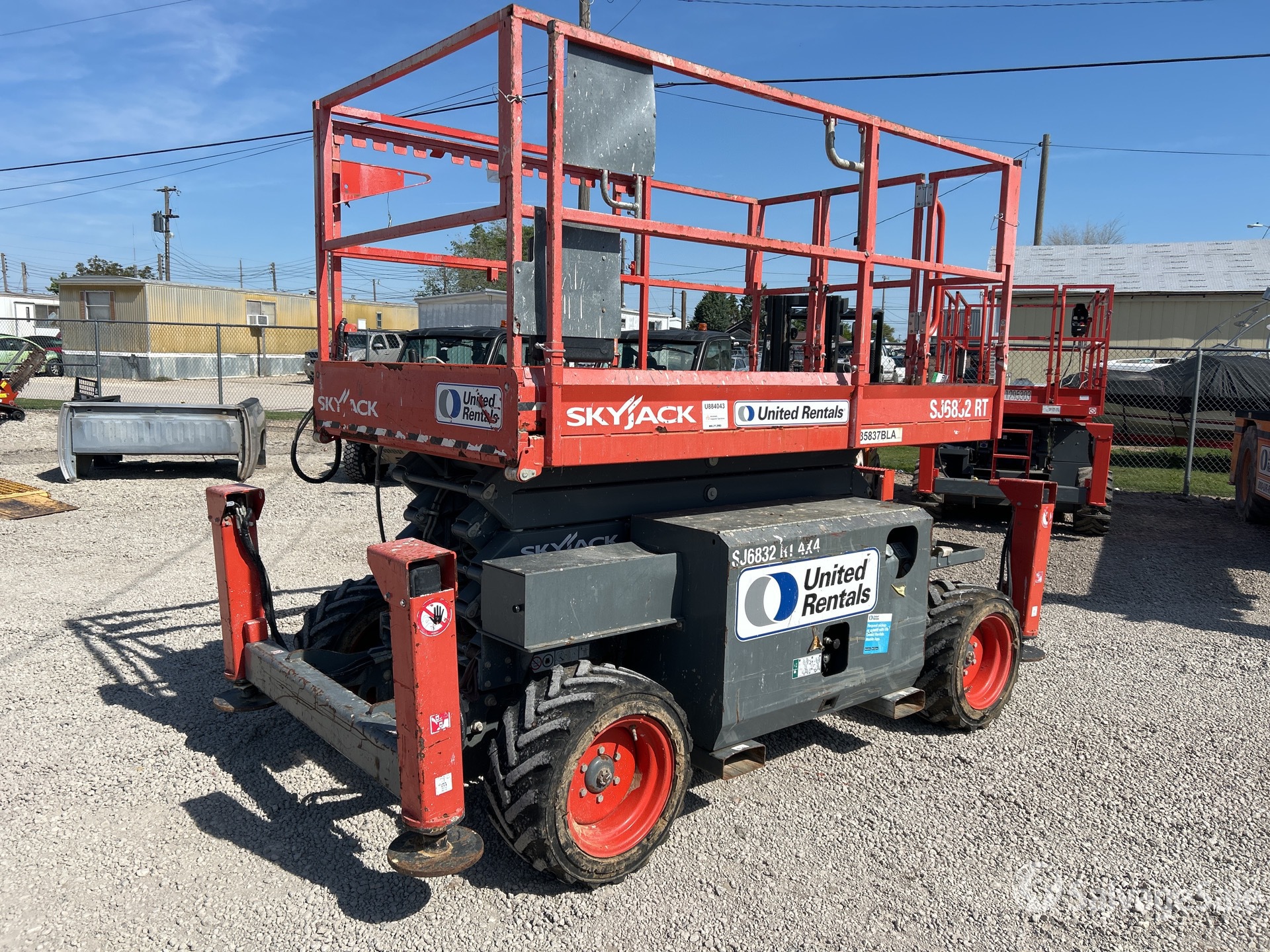 2016 Skyjack SJ6832RT Dual Fuel 4x4 Scissor Lift in Hays, Kansas