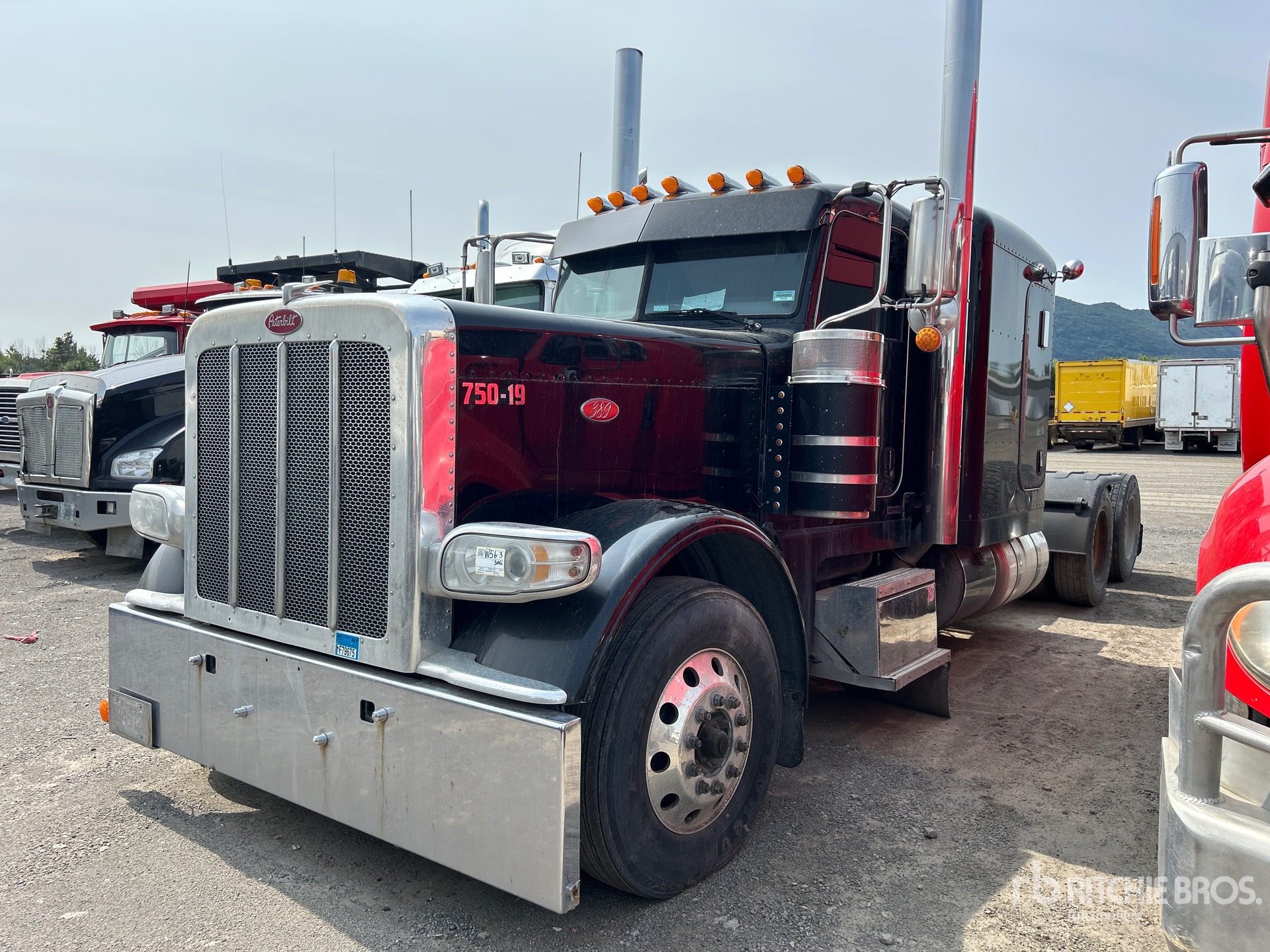 2019 Peterbilt 389 6x4 T/A Sleeper Truck Tractor