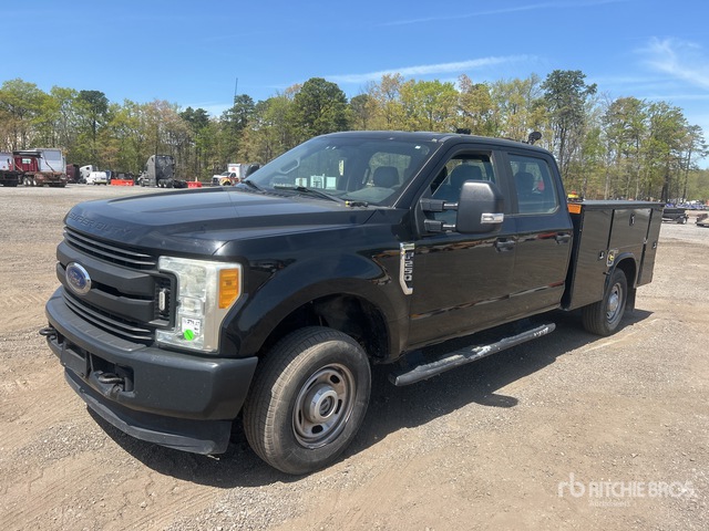 2017 Ford F-250 XL 4x4 Crew Cab Utility Truck | Ritchie Bros. Auctioneers