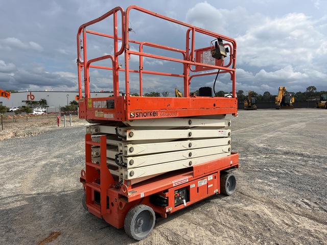 2014 Snorkel S3246 Electric Scissor Lift