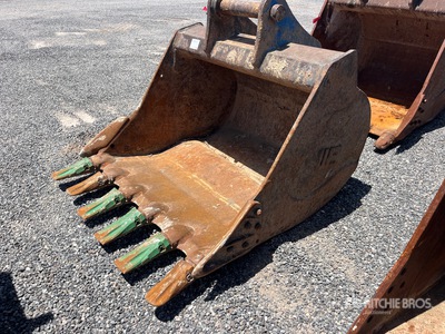 WB 30 in Digging Excavator Bucket
