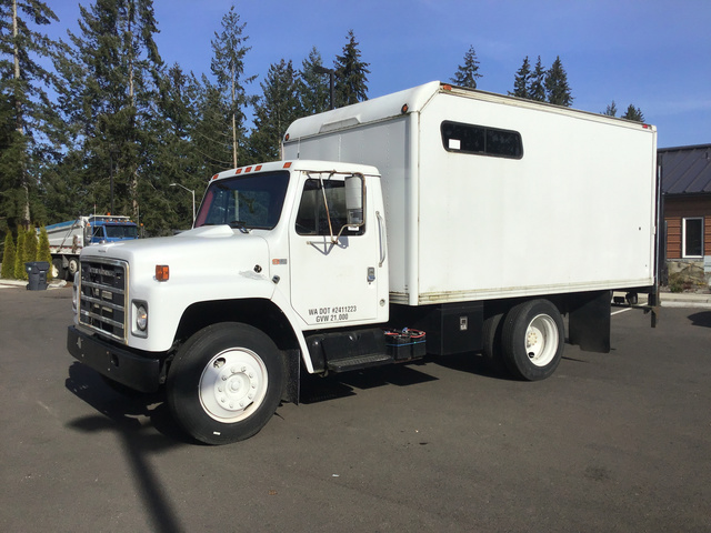 1985 International 1654 Van Truck