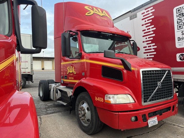 2016 Volvo VNM 4x2 S/A Day Cab Truck Tractor