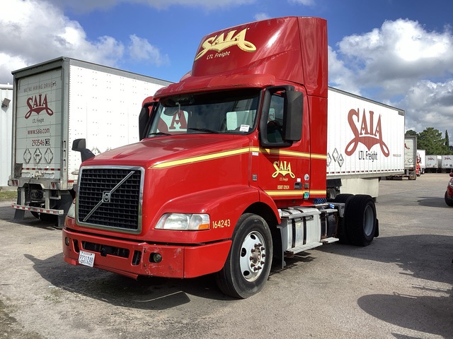 2016 Volvo VNM42T 4x2 S/A Day Cab Truck Tractor
