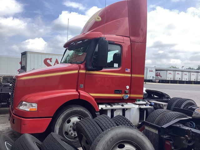 2016 Volvo VNM 4x2 S/A Day Cab Truck Tractor