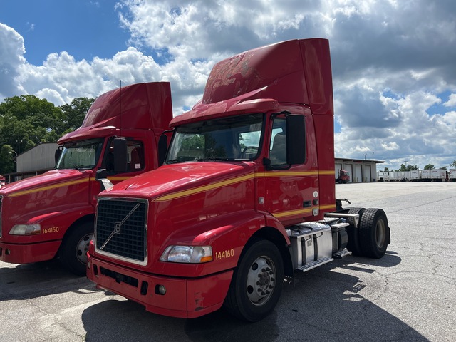 2015 Volvo VNM 4x2 S/A Day Cab Truck Tractor