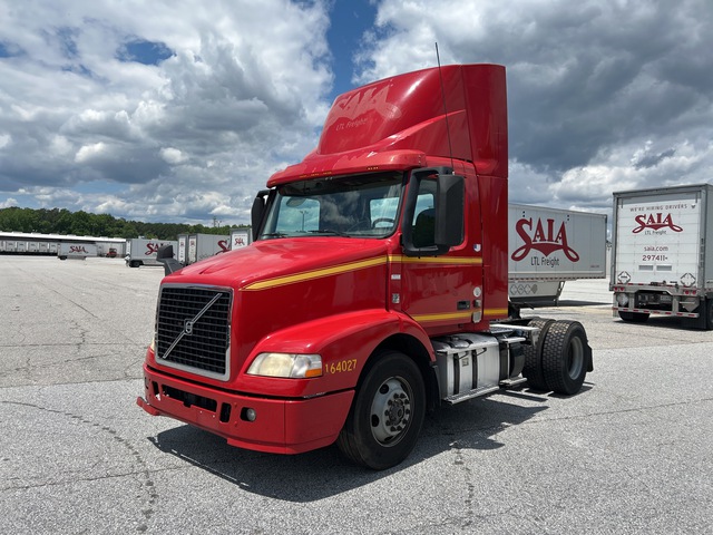 2016 Volvo VNM 4x2 S/A Day Cab Truck Tractor