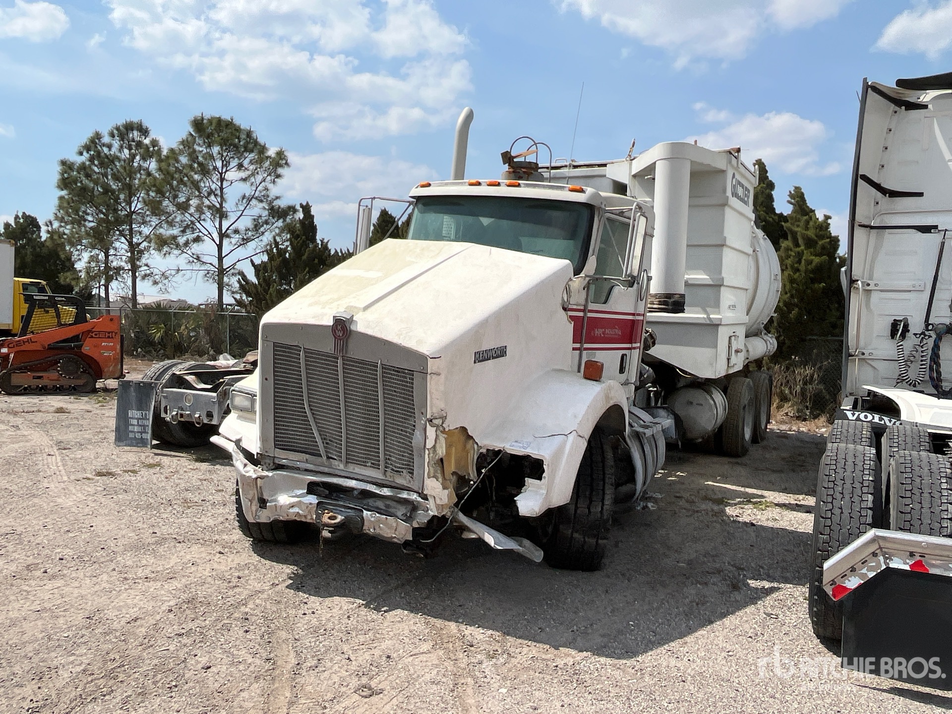 2015 Kenworth T800 6x4 ハイドロバキュームトラック (Inoperable)