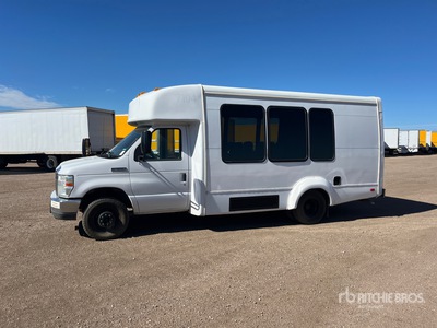 2016 Ford E-350 4x2 14-Seat Transit Bus