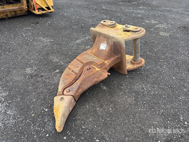 40 in Q/C Excavator Ripper - Fits Cat 336 | Ritchie Bros. Auctioneers