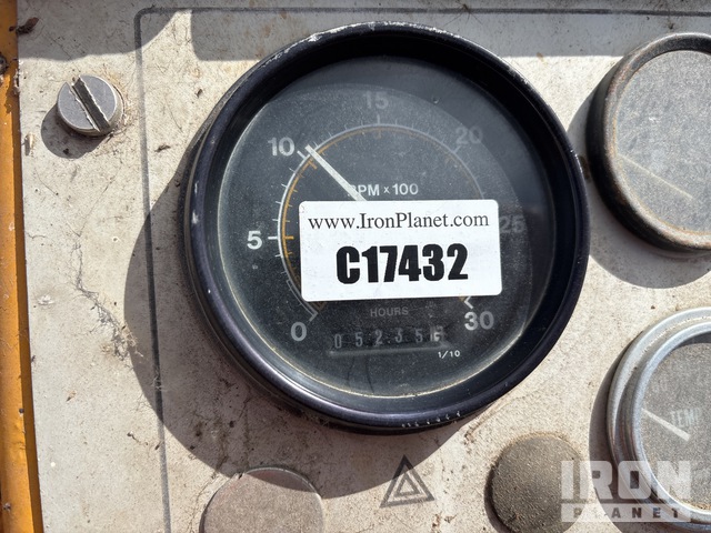 COMPACTADOR NEUMáTICO DYNAPAC CP221