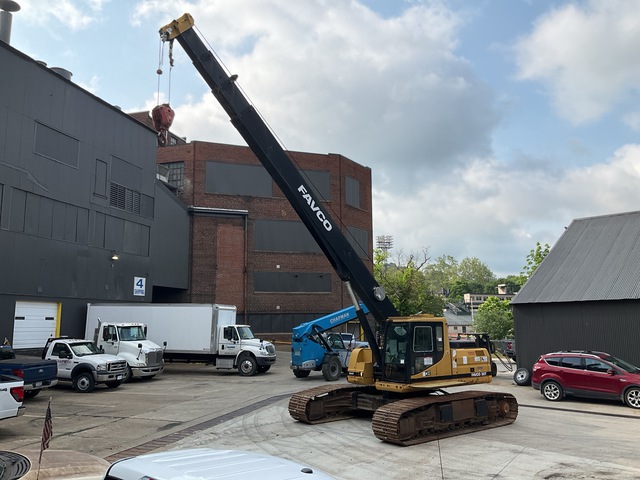 2001 (unverified) Favelle Favco FFC-30T 30 ton Telescopic Crawler Crane