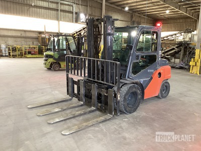 2021 Toyota 8FD35U 6300 lb Pneumatic Tire Wózek widłowy
