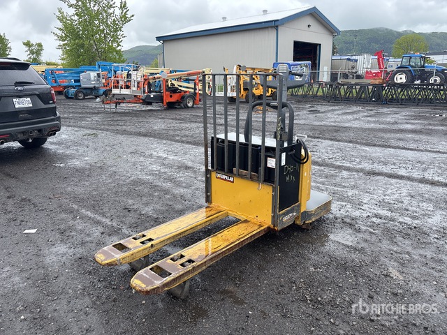 2004 Cat NPV60 6000 lb Electric Pallet Jack | Ritchie Bros. Auctioneers