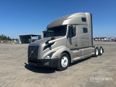 2020 Volvo VNL760 6x4 Cabeza Tractora Cabina Dormitorio
