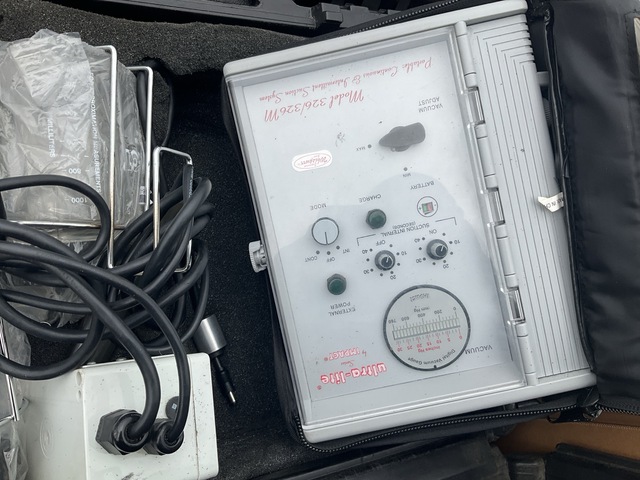 (11) Impact 326/326M Ultra-Lite Portable Aspirators