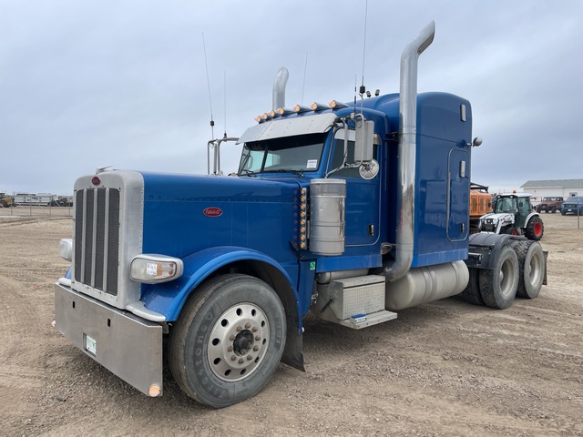 2013 Peterbilt 389 6x4 T/A Sleeper Truck Tractor 2013 Peterbilt 389 6x4 T/A Sleeper Truck Tractor