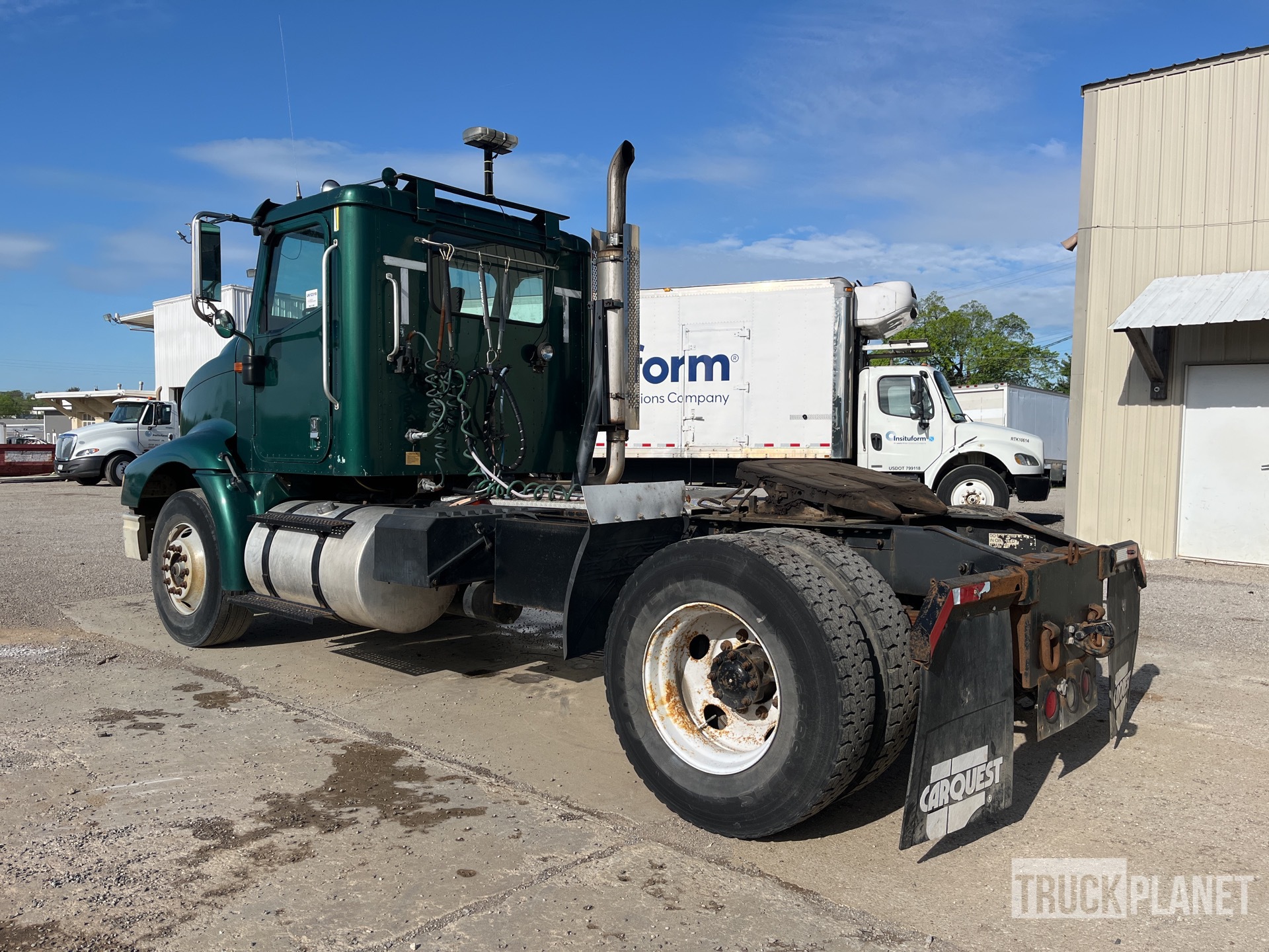 2000 International 9100i 4x2 S/A Day Cab Truck Tractor in