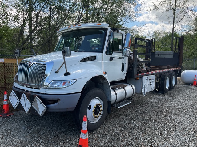 2014 International 7400 6x4 Flatbed Truck (Inoperable) 2014 International 7400 6x4 Flatbed Truck (Inoperable)