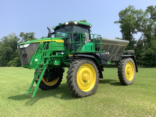 2022 Deere 600R 13 ft Dry Spinner 4x4 Self-Propelled Fertilizer Spreader