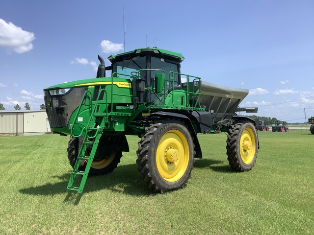 2023 Deere 600R 13 ft Dry Spinner 4x4 Self-Propelled Fertilizer Spreader