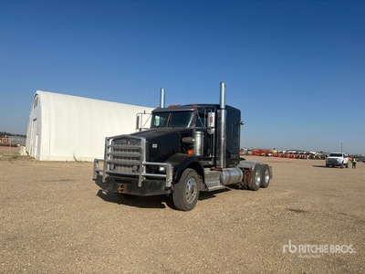 2013 Kenworth T800 6x4 T/A Sleeper Truck Tractor
