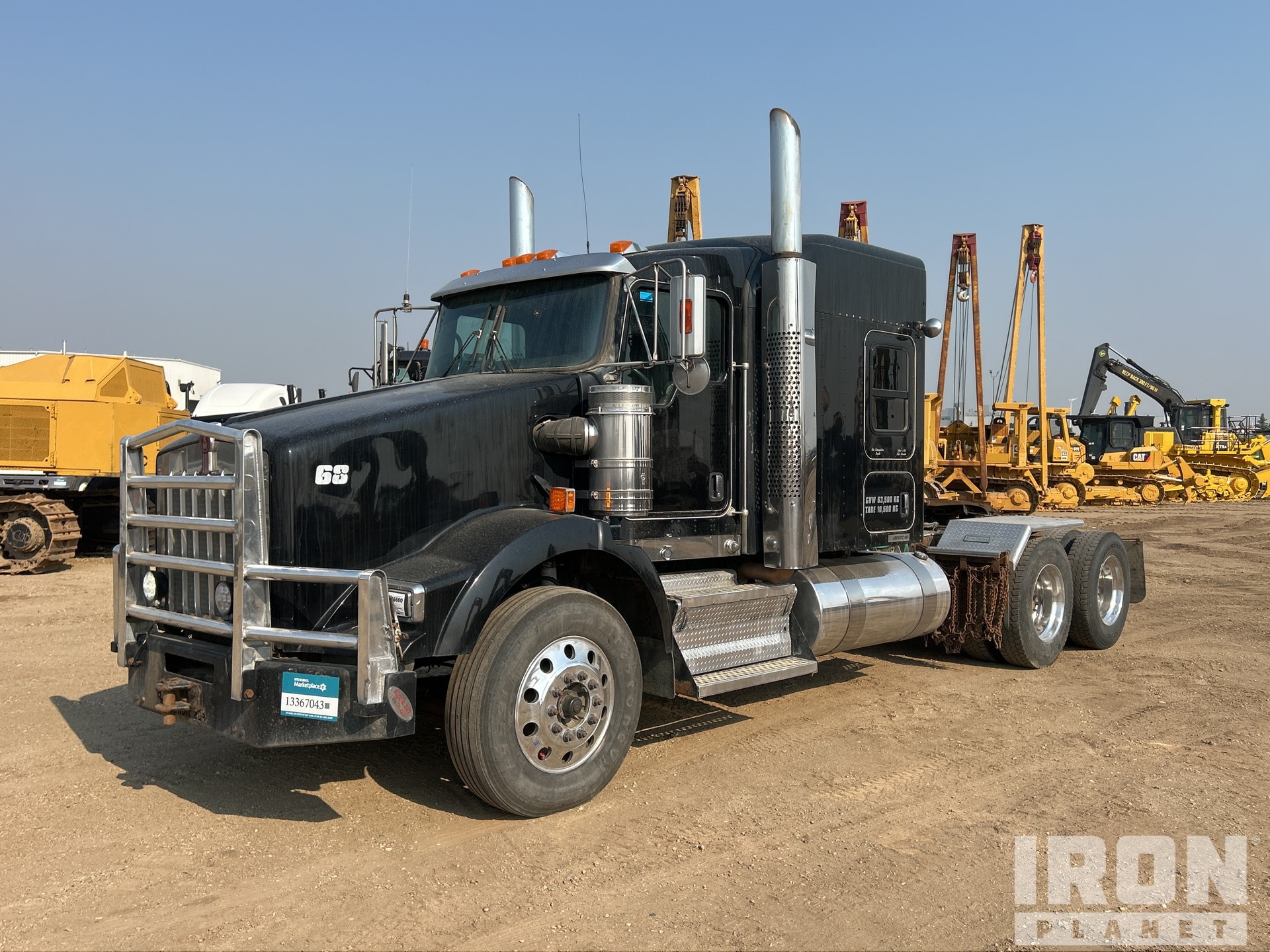 2013 Kenworth T800 6x4 T/A Sleeper Truck Tractor