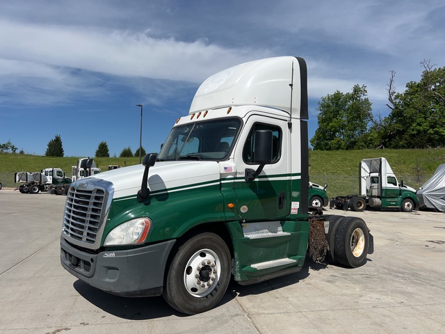 2018 Freightliner Cascadia 125 4x2 S/A Day Cab Truck Tractor
