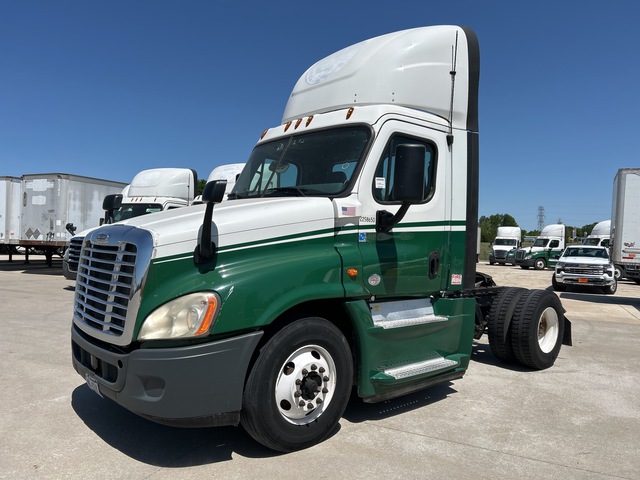 2018 Freightliner Cascadia 125 4x2 S/A Day Cab Truck Tractor