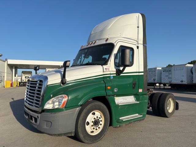 2018 Freightliner Cascadia 125 4x2 S/A Day Cab Truck Tractor