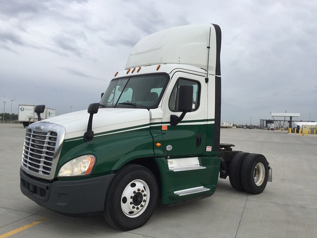 2018 Freightliner Cascadia 125 4x2 S/A Day Cab Truck Tractor