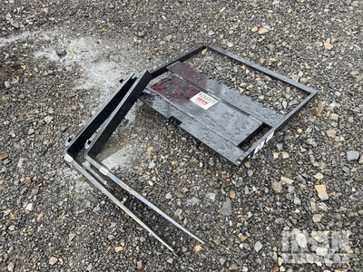 GIYI GY-FK 760 mm Mini Skid Steer Forks (Unused)