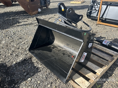 2025 GIYI GY-D5T 880 mm Hydraulic Tilting Excavator Bucket - Fits 5 ton (Unused)