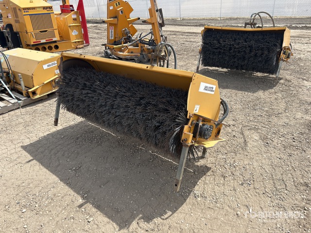 Trackless 74 in Broom Attachment | Ritchie Bros. Auctioneers