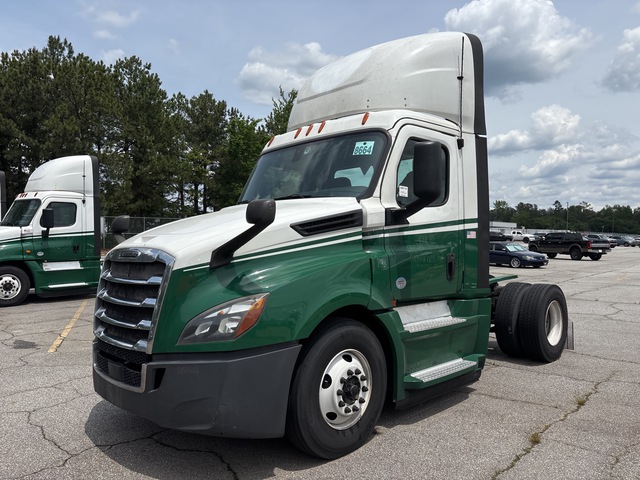 2019 Freightliner Cascadia 126 4x2 S/A Day Cab Truck Tractor (Inoperable) 2019 Freightliner Cascadia 126 4x2 S/A Day Cab Truck Tractor (Inoperable)