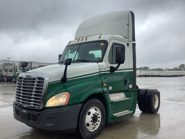 2016 Freightliner Cascadia 125 4x2 S/A Day Cab Truck Tractor