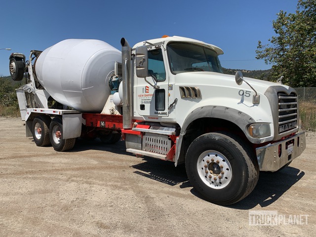 CAMIóN REVOLVEDOR 2015 MACK MCNEILUS 11.5 CYD