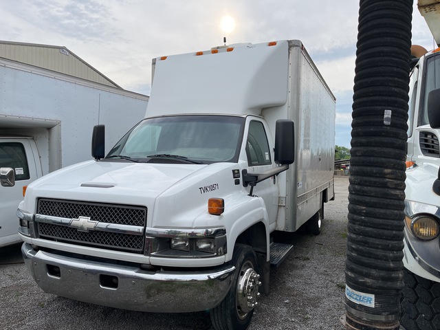2006 CHEV/GMC C4500 4x2 Camera Van Truck