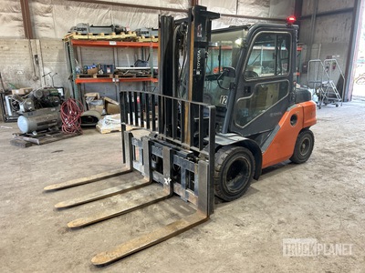 2020 Toyota 8FD35U 6300 lb Cushion Tire Forklift