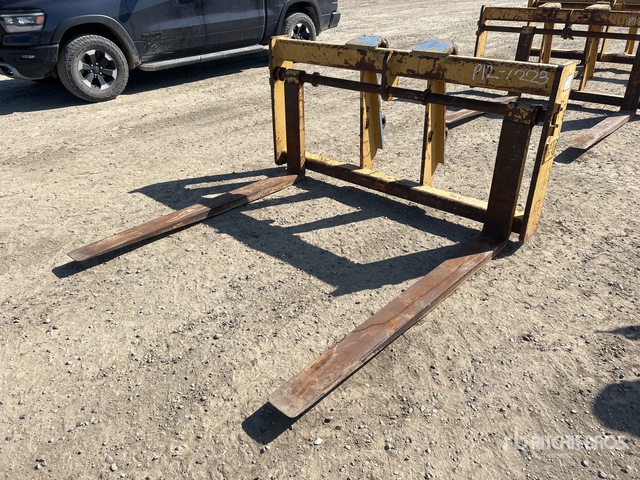 Cat 72 in Wheel Loader Forks - Fits Cat 938 | Ritchie Bros. Auctioneers