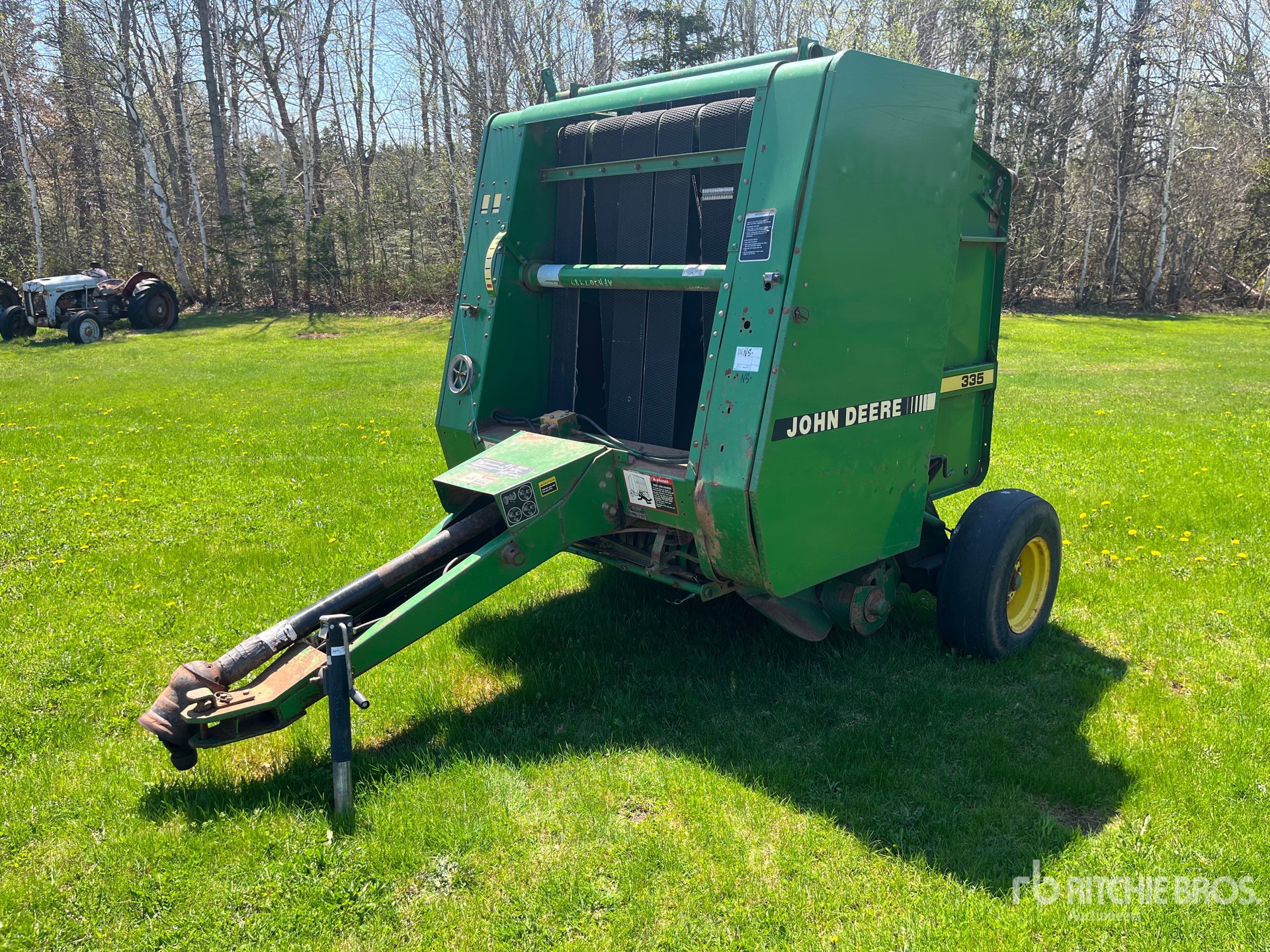 1994 John Deere 335 Round Baler