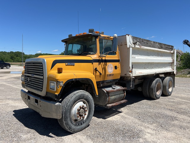 1995 Ford L9000 6x4 T/A Dump Truck