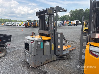 Jungheinrich EKS314 3000 lb Poste de conduite élevable