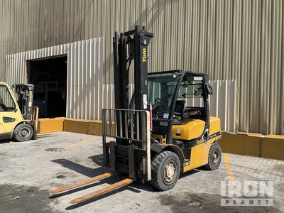 2015 (unverified) Yale GDP080VXNTGV115 8000 lb Pneumatic Tire Forklift