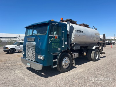 Bearcat BC-501 2350 gal on 1992 Freightliner 4x2 Asphalt Distributor Truck