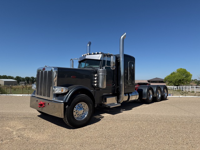2019 Peterbilt 389 8x4 Tri/A Sleeper Truck Tractor 2019 Peterbilt 389 8x4 Tri/A Sleeper Truck Tractor