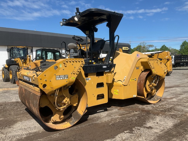 2012 Caterpillar CB64