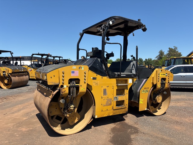 2016 Caterpillar CB-54B