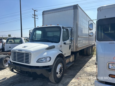 2017 Freightliner M2 106 4x2 شاحنة فان