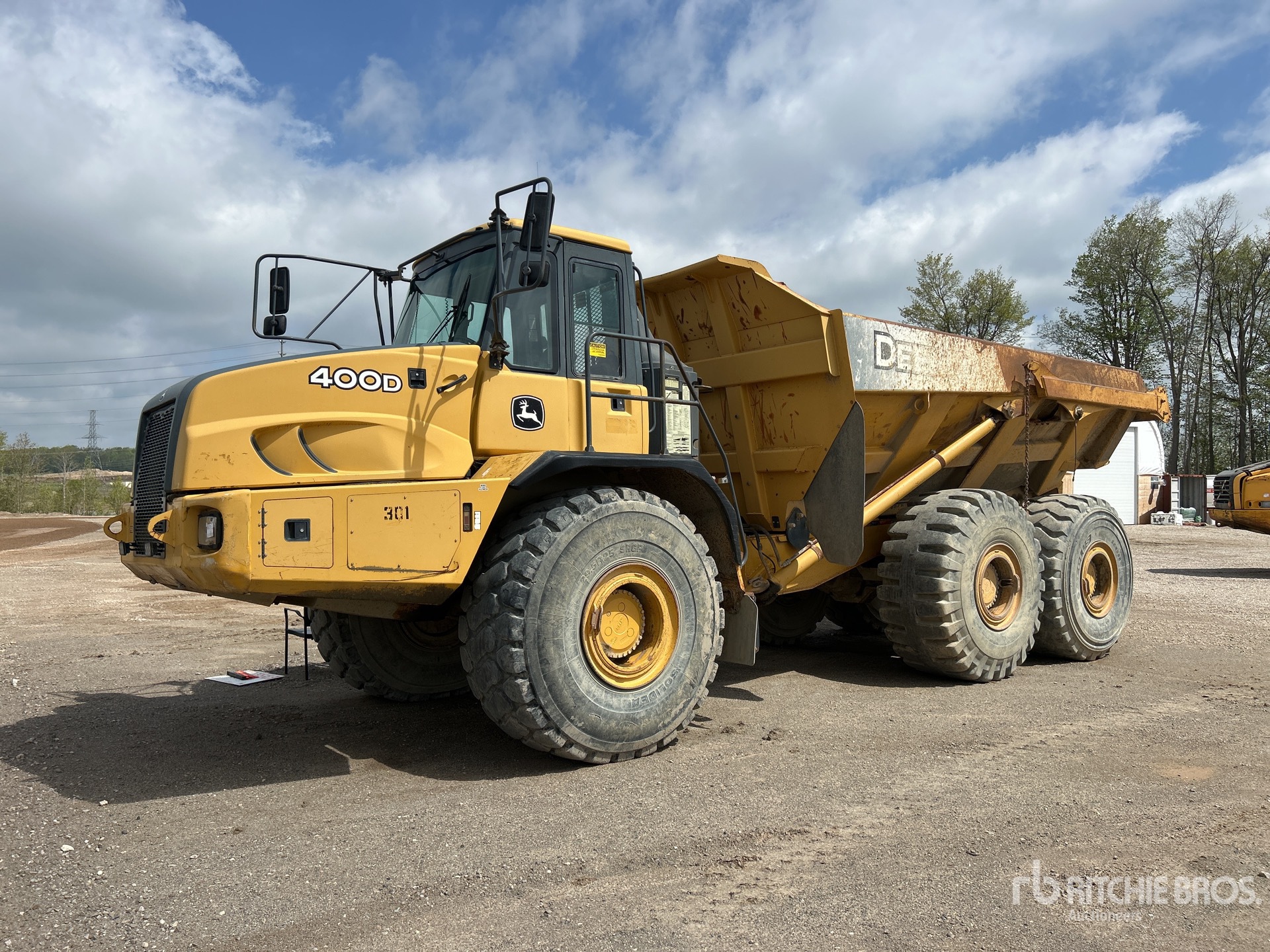2007 John Deere 400D Articulated Dump Truck (Inoperable)